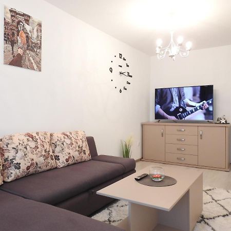 Trust Apartaments 2 Brasov Ngoại thất bức ảnh